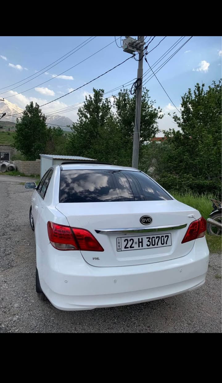 بیوایدی مۆدیل ٢٠١٤ سەیارەکە سبوغی نیە ساردەکوتی نیە هیچی نیە تەنها کەمێک تەزرەی هەیە سەیارەکە فول مواسەفاتە تەنها گێر عادیە سەیارەکە لە شەریکەوە تاکو ئێستا یێک دەستە بە ناوی خۆمە رەقەم و سەنەوی تاکو ٢٠٣٠ نوێیە 
رەقەم تەلەفۆن:***********
شوێن:سۆران
نرخ:٦٨$ سوران, أربيل
