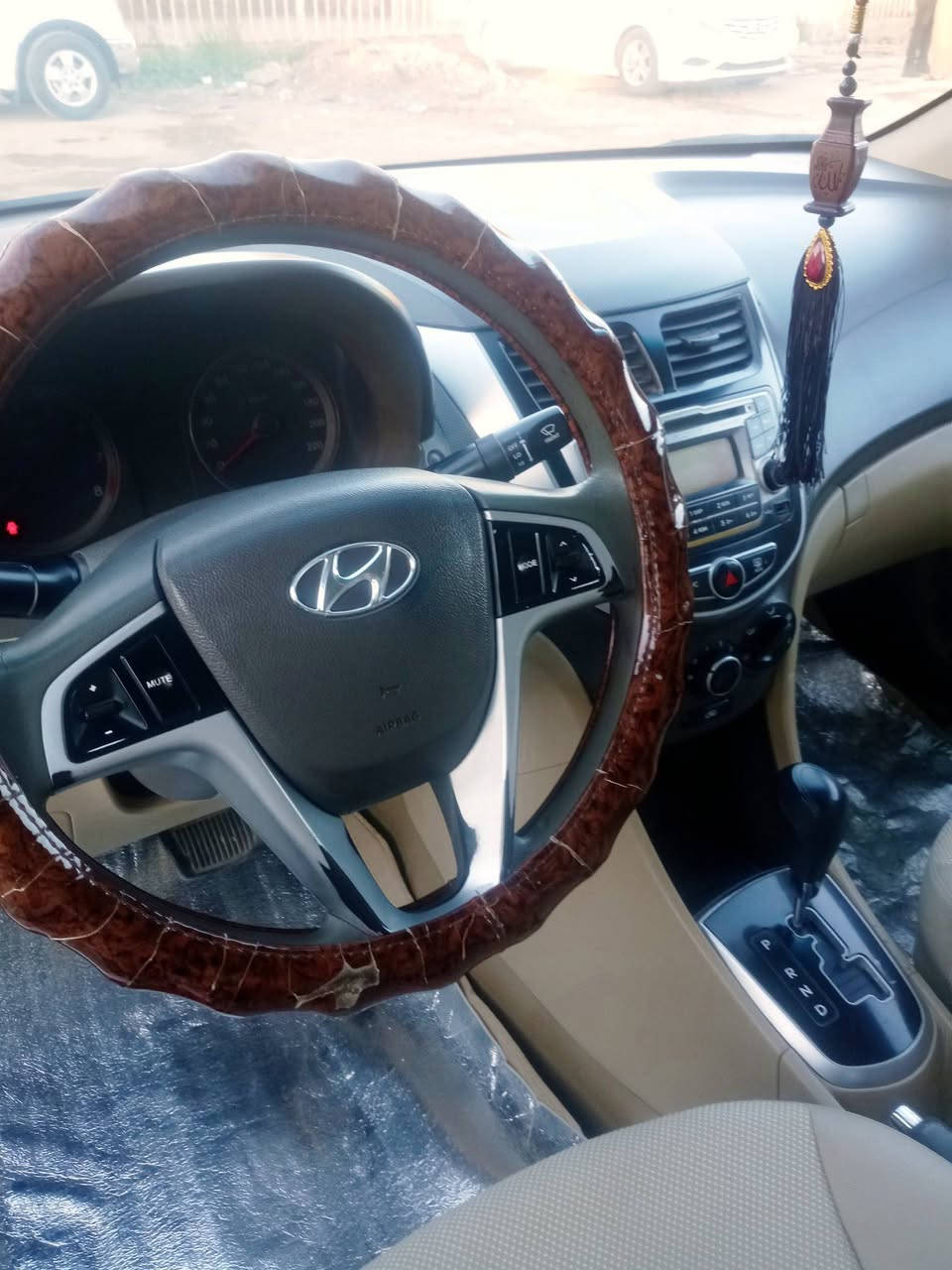 اكسنت موديل ١٤خليجي رقم انكليزي سنويه جديده مكينه جديده حدادية منفوضه تبريد شغال كهربائيات شغاله ترهم امراوس ما عليها أي غرامات مكان السيارة في بابل للاستفسار ***********.
