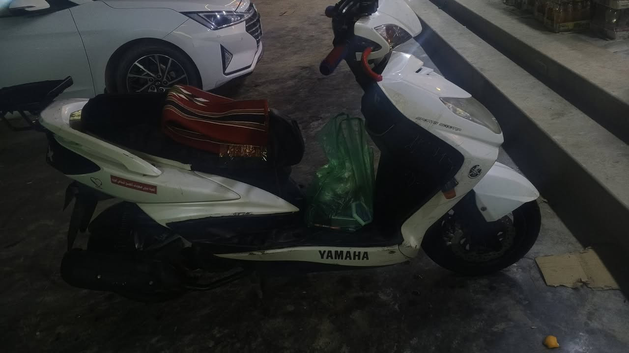 سلام عليكم ورحمة الله وبركاتة  من رخصه صاحب الكروب..  دراجه سكنس فحل ياباني كابريته  . الدراجه اي نقص مابيه. كفرات ختم واحد  الدراجه كله بلاديه. دبلات امامي بلاد دبلات خلفي بلاد كلجات خلفي امامي بلاد محرك بلاد بريكات.امامي دسك.خلفي بنزات  كهربائيات شغاله. لايت.  اشاير. هورن...  مكان الدراجه بابل سده الهنديه.  رقم الهاتف. ***********👍خابرني ودلل.
