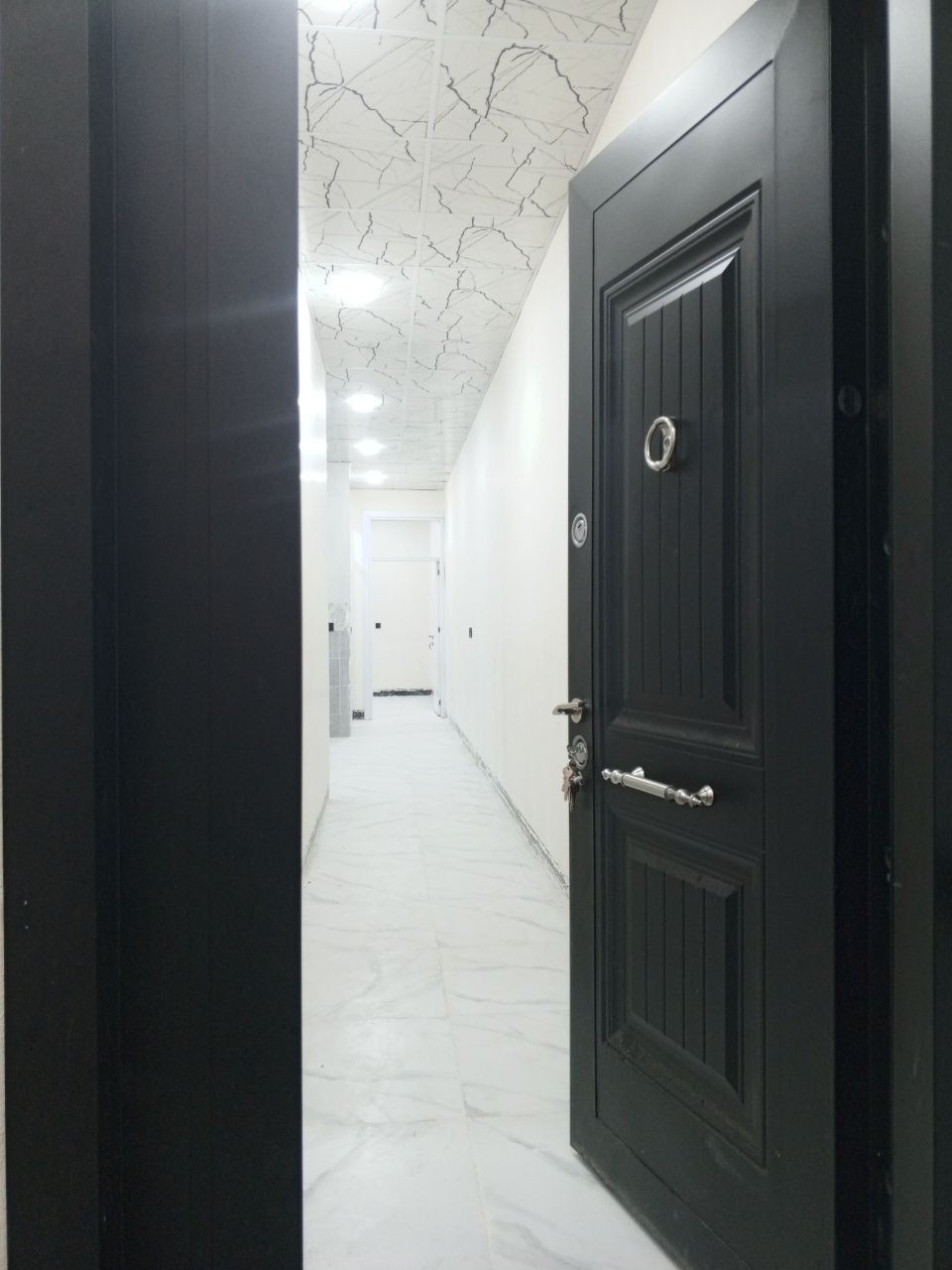 #دار_للبيع (رقم) 100 متر 
▪️موقع (16 اب مقابل القادسية الثانية) فقط عبور الشارع مقابل  مدرسة اجنادين في القادسية 
▪️شارع خدمي تبليط 
▪️بناء حديث 2025 صفر نظام دكتات 
▪️مؤجر حاليا الوراد الشهري 225 الف 
▪️يتكون من استقبال خطار و غرفة نوم و هول و مطبخ حار و بارد و صحيات داخل و خارج 
▪️خدمات فول (ماء + مدارس + علوة مخضر + موقف كوسترات )

#سعر_مناسب_جداً 
#التواصل (مع صاحب الدار)
 *********** واتساب  متوفر
