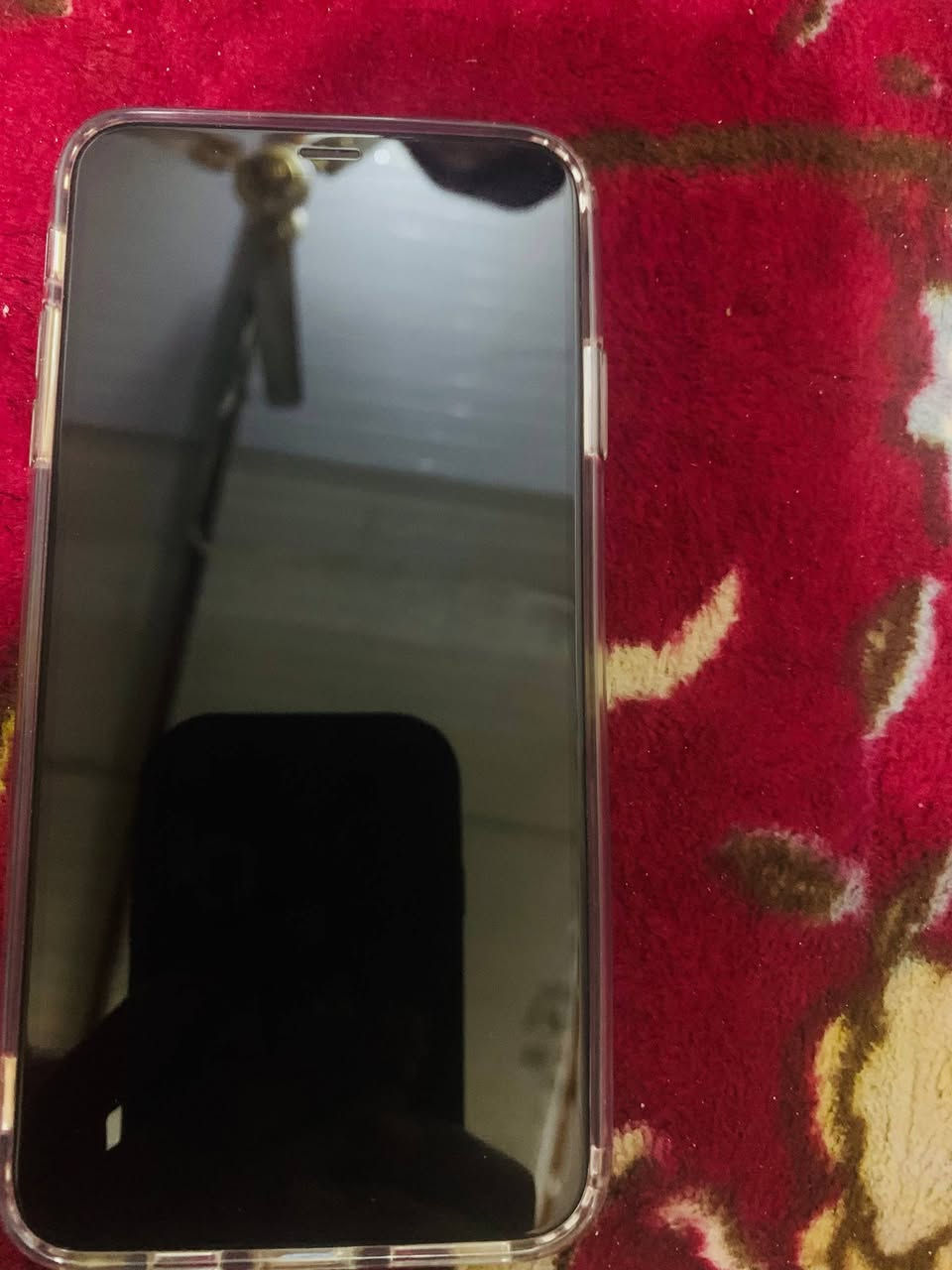 آيفون اكس ماكس 
الشاشة اصلية 
البطارية ٨٤٪؜
فيس إيدي شغال
ذاكرة ٢٥٦
فقط ضهر مكسر مثل مواضح بالصورة 
السعر ١٦٠ وبي مجال


**إذا كنت صاحب هذا الإعلان وتريد حذفه لأي سبب، رجاءا أرسل رسالة إلى الدعم الفني**