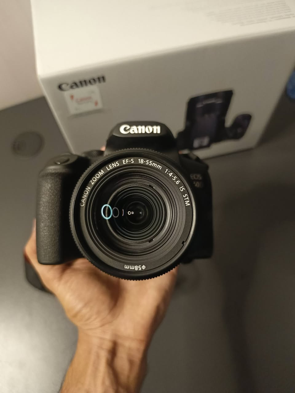 ‏📸 للبيع | Canon EOS 850D مع عدسة 18-55mm
‏كاميرا احترافية بحالة ممتازة جدًا، مناسبة للتصوير الفوتوغرافي وصناعة المحتوى والفيديو.
‏تتميز بجودة تصوير عالية وسهولة استخدام ممتازة للمبتدئين  👌
‏🔹 الموديل: Canon EOS 850D
‏🔹 العدسة: 18-55mm
‏🔹 الحالة: نظيفة جدًا 
‏🔹 الاستخدام: خفيف
‏🔹 التصوير: صور وفيديو بدقة ممتازة
‏🔹 الشاشة: متحركة تعمل باللمس
‏🔹 تدعم الواي فاي والبلوتوث
‏📦 الكرتون والملحقات متوفرة
‏💰 السعر: [خاص]
‏📍 الموقع: بغداد


**إذا كنت صاحب هذا الإعلان وتريد حذفه لأي سبب، رجاءا أرسل رسالة إلى الدعم الفني**