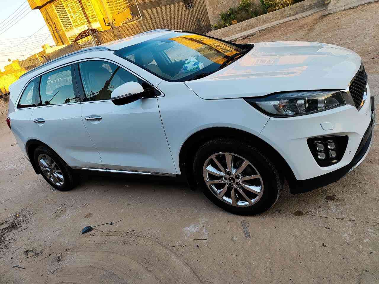 سورينتو موديل ٢٠١٨ للبيع
بيها جاملغ وبنيد وبارد بالباب الخلفيه زغير فول بصمة رقم انكليزي باسمي 
السعر ٢١٥ وبيه شوية  
للاستفسار ***********
