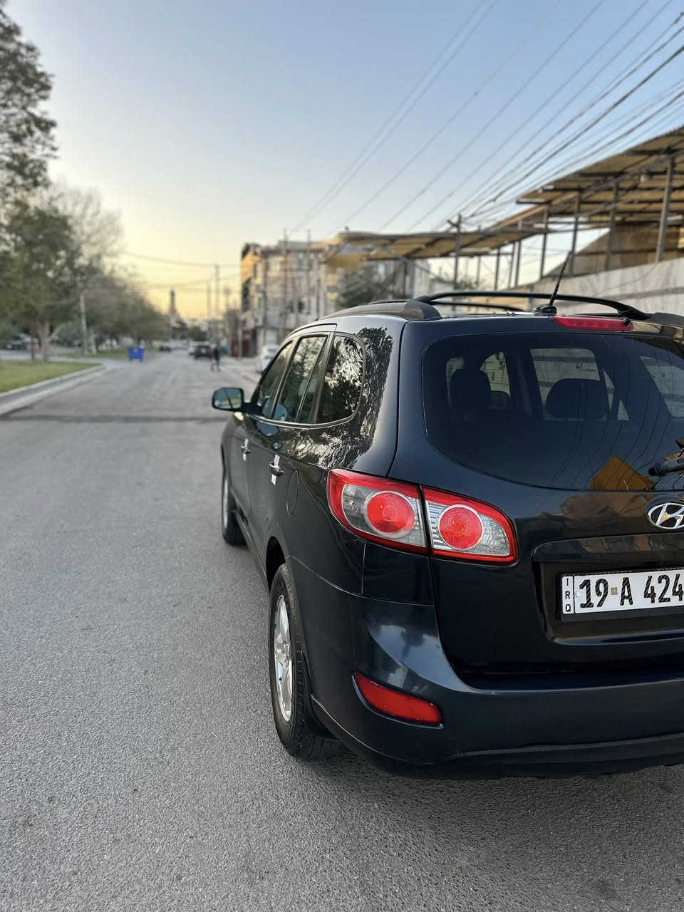 السلام عليكم
سياره سنتافي موديل 2012
محرك اربع سلندر
 بيها اربع قطع صبغ  سياره حلوه ومرتبه  عنواني كربلاء 
***********
بيع فقط بدون مراوس
