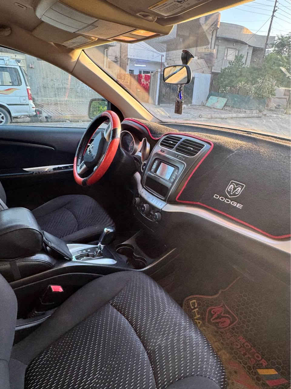 دوج جورني موديل 2018 فئه SE
رقم كركوك مشروع وطني 
الضرر جامرلغ وبونيد موضح بالصور بدون ايرباكات  سليمه
محرك ٤ سلندر بشرط 
مكان كركوك  الشراي يتصل *********** كركوك, العراق

