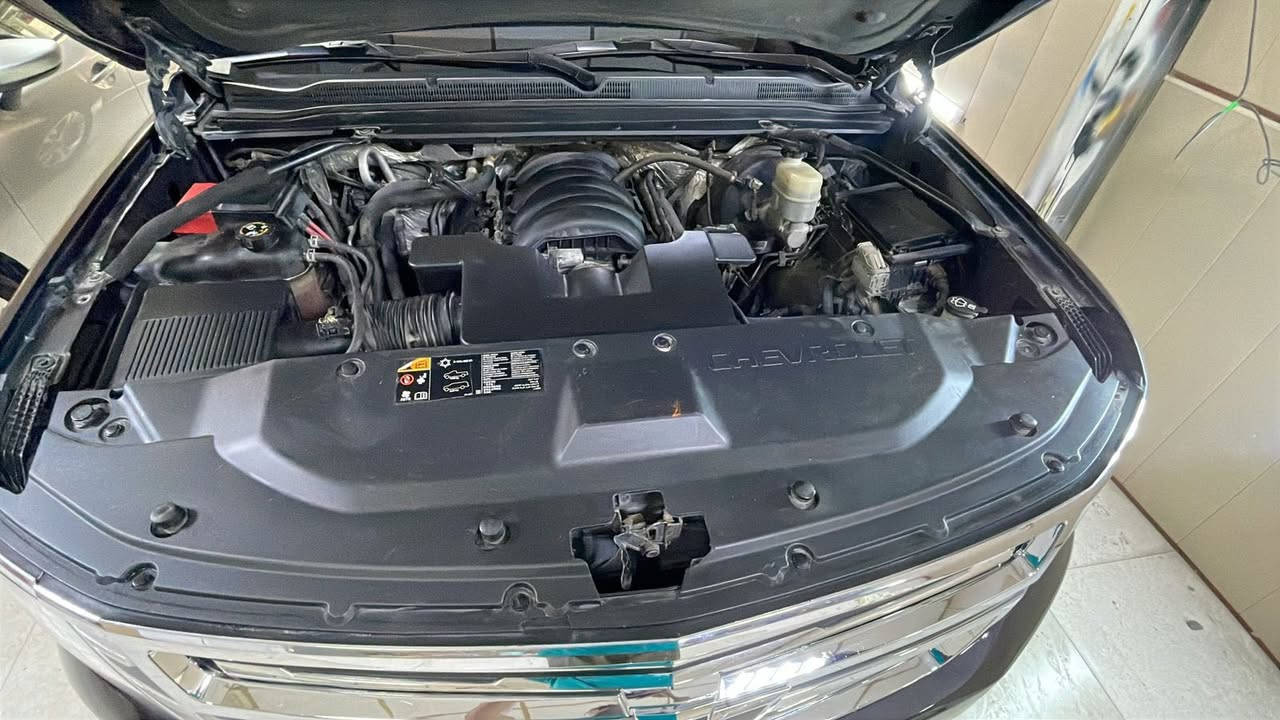 تاهو والعز الله 😂 بدون مراوس فقط بيع 
خليجي LTZ
فول فول مواصفات فورويل سلايد فتخة سقف 
شاشة كبيرة لمس كاميرا حاسه راردارت 
حاسات تحكمات ستريت بلوتوث اوكس كار بل 
 محرك 8 سلندر 7 أركب 
محرك كير واير بشرط مامفتوح 
سيارة حيل نظيفة كلشي عل بلاد جديد 
سنوية هزة كلشي جديد مدفوع لـ
باسمي السنوية بشرط تحويل وغرامـة
سيارة مابيـها دينار مصرف كامل من كل نواحي
السياره بيها 3 قطع صبغ السعر بلاش بلاش بلاش *********** السعر 275 ورقه وبيها مجال ارخص تاهو بل عراق بيع فقط بدون مراوس
