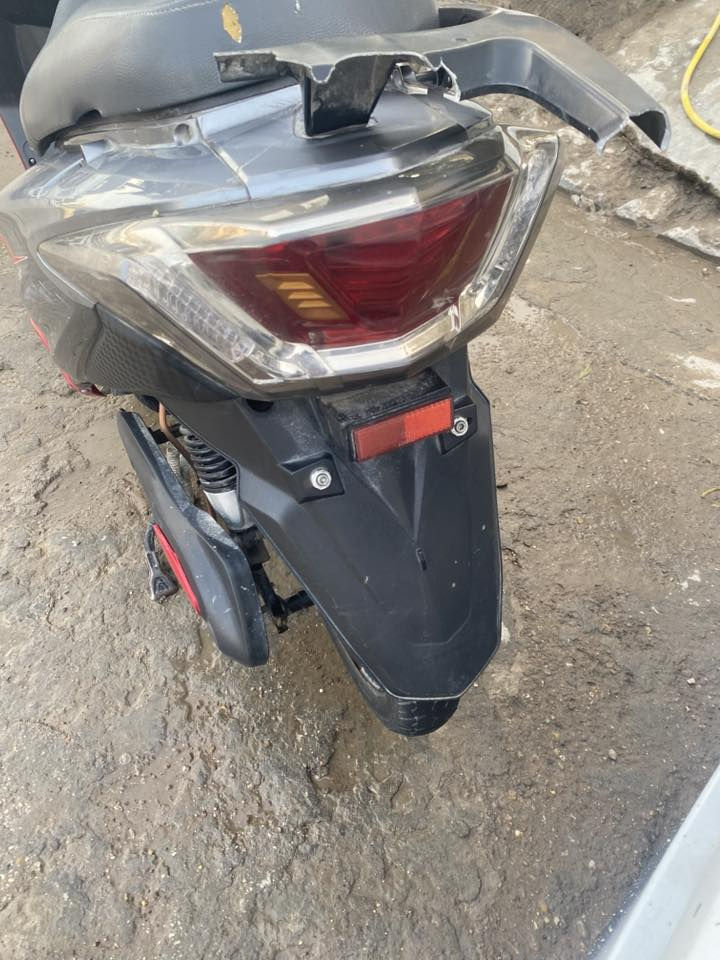 سلام عليكم دراجه للبيع نوع سكنس شحن 6بطاريات كبار  اربع سرع نظام سبورت دبل إشاره شلعه فول بريكات هيدروليك العنوان بغداد اليرموك الرقم *********** سعر 500الف وبيهة مجال
