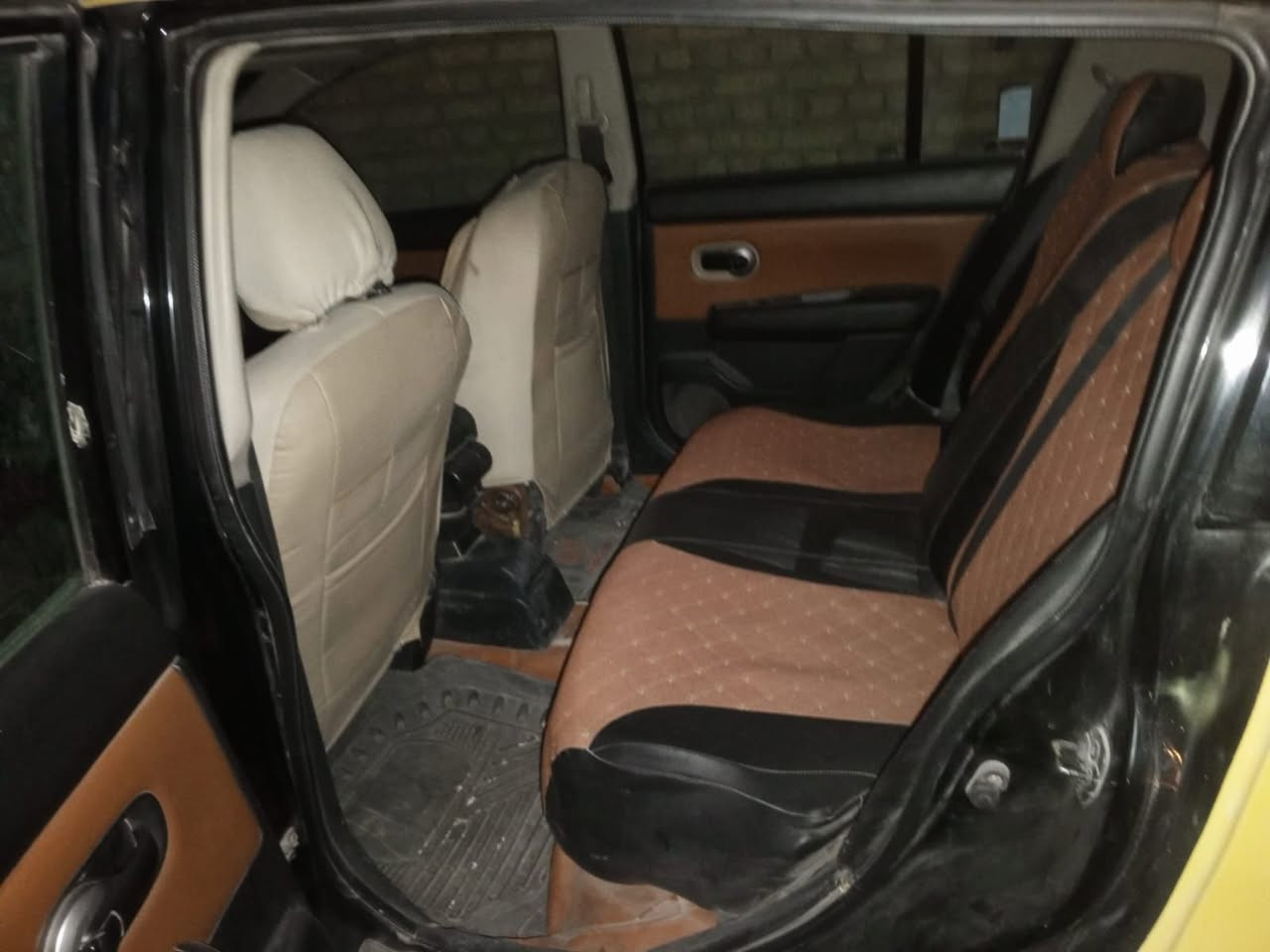 نيسان فيرسه موديل 2009
رقم بغداد  سنويه 29 تننتهي
راعيها بل الناصريه 
محرك 1600
بيها ضربه بل البجم
سياره جاهزه بيه نقص بصيط
السعر 45 وبيها مجال 
مكلف بل النشر
رقم راعي السياره***********
مكان السياره ناصرية مركز المحافظة
