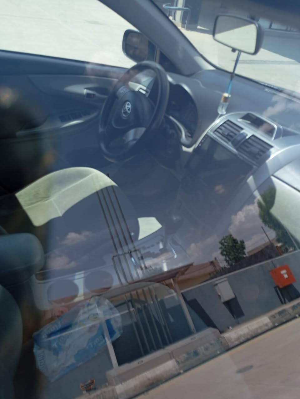 السلام عليكم  كولا للبيع او مراوس  ب النترا مضلع يرهم حسب القناعه 
السياره موديل 2013 امركي محرك 20 بيها اربع قطع رش بدون دواخل  
منضومه غاز جديده يطالي 
باسمي الهزه جديده  
السعر 107 
المكان اربيل 
رقم الهاتف  ***********
