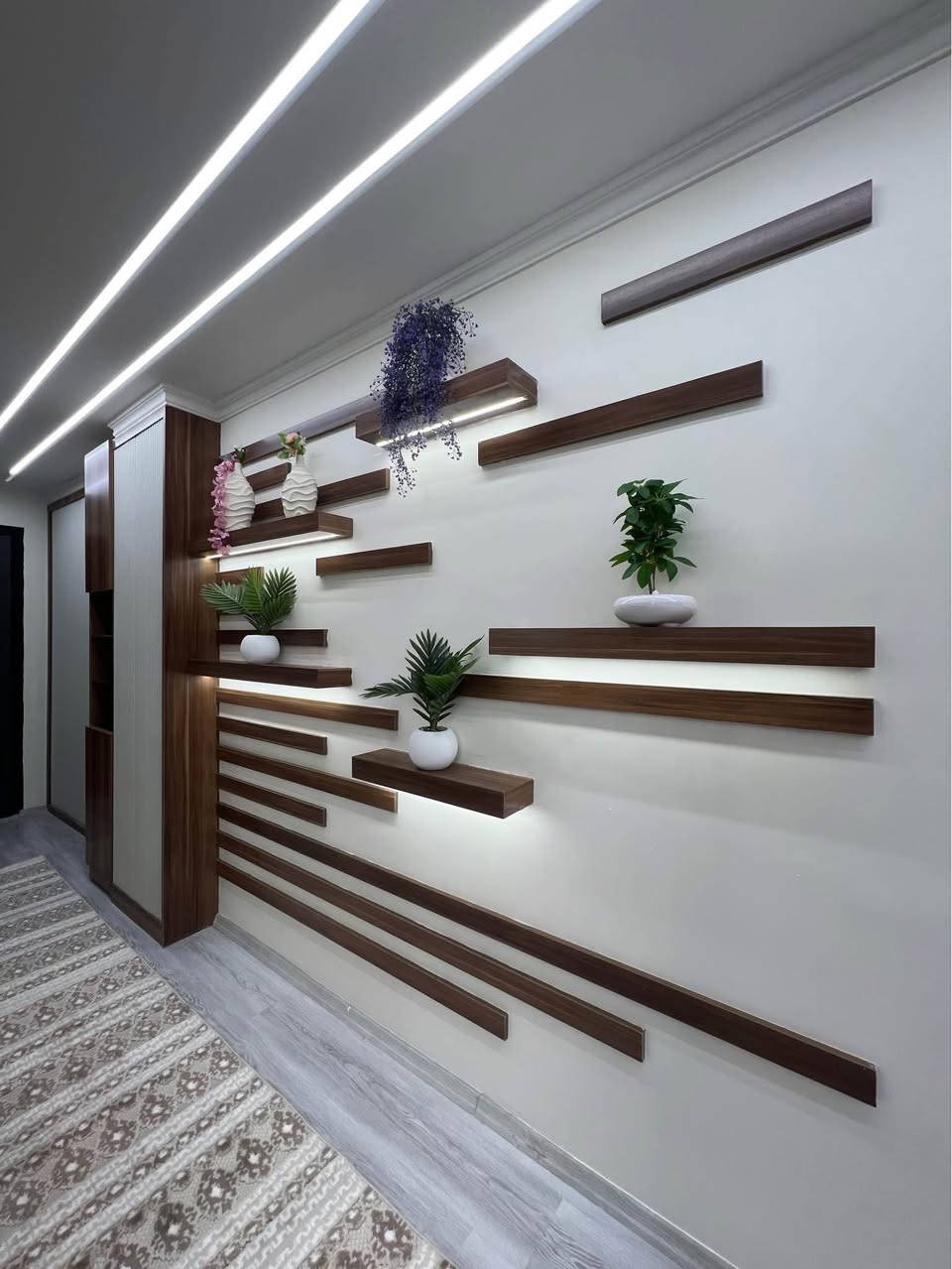 شقة للبيع باثاث غير مستخدم و ديكورات حديثة 
الشقة مساحتها 170 متر 
متكون من ثلاث غرف نوم 
و موقعها في اربيل مجمع واو تاورز علي شارع 100م مقابيل جامعة جيهان في المربع الذهبي 
و المجمع يوجد فيها جميع الاحتياجات و قريب علي كلشي  
عقارات الرفاهية
للأستفسار : *********** أربيل, العراق
