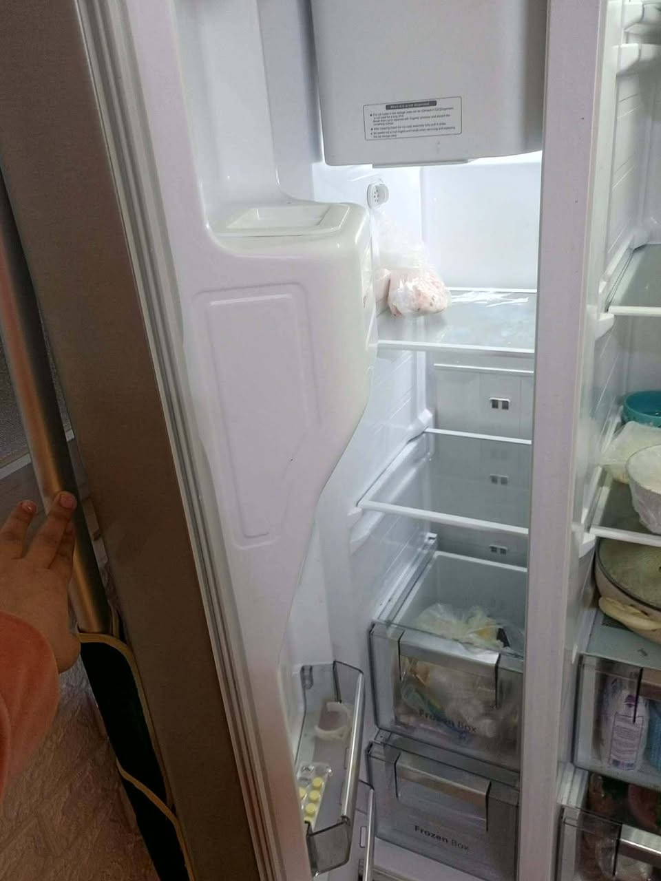 السلام عليكم
ثلاجه للبيع نضيفه جداً بيع بسبب السفر العنوان اربيل السعر ٤٥٠ وبيها مجال التواصل على هذا الرقم ***********
