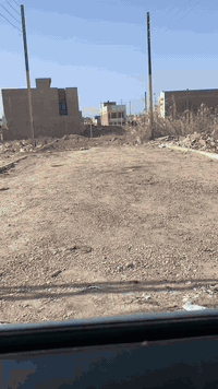 سلام عليكم قطعة ارض للبيع مساحة 50م واجهة 5نزال 10موقعهة خط النفط مجمع ذو الفقار ورة البانزين خانة خدمات كاملة سعرهة 15مليون ***********
