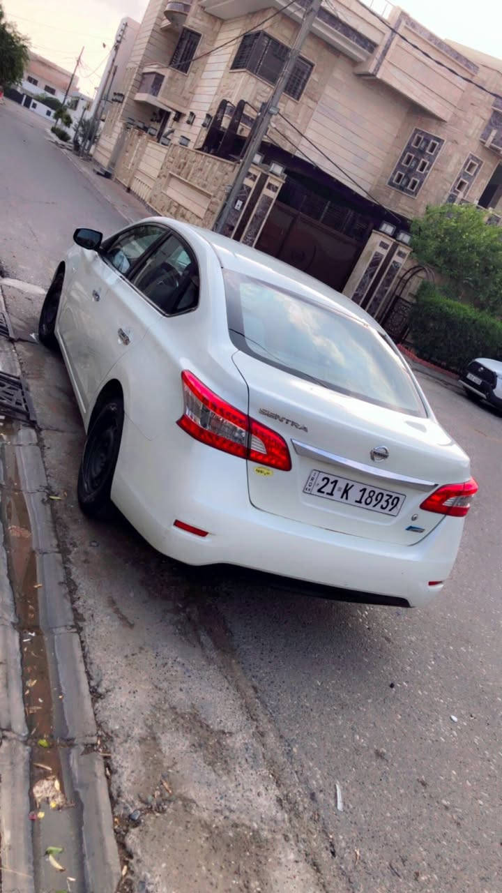 نيسان سنترا 2015 خليجي ابيض صدفي السياره باسمي شرط تحويل فقط باب خلف سكن بيها شويه بارد دفتر بانزين بيها محرك 16 
السعر 120 بيها مجال 
للاستفسار اتصل ***********
