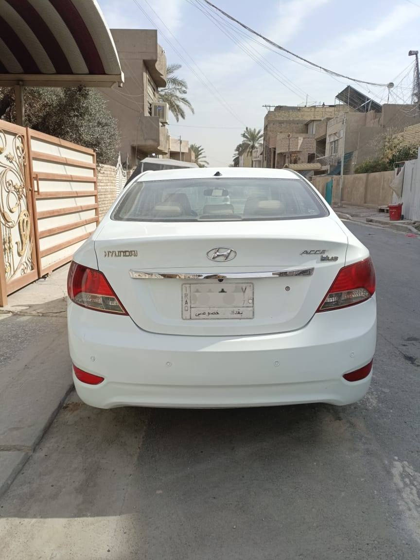 اكسنت 2012 خليجي
محرك 1600 blue
بيه أربع قطع صبغ موضح بالسونار 
بدون تبديل
تحكم ستيرن 
فتحة 
بقية المواصفات المعروفة 
صدر امامي وخلفي جديد 
دواخل نظيفة 
السعر 82 
العنوان بغداد شارع فلسطين 
***********
