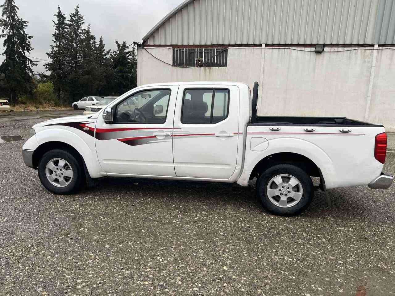 سلام عليكم....
 نيسان نيفارا موديل 2013  خليجى لووك  . 
 ***********...
سياره بيها 5 قطع سبوغ علمود شوخط بيدون ضرر بيدون تبديل بيدون ده عم شرط .....
سيارة دينار مصرف مابي
كلشي جديد و كامل .. 
، كير شرط.گاردن اكسل شرط. صدر لووك . كهربائي كامل شغال  
رقم سليمانيه شرط تحويل و وكالة.
 مكينه بدون صرف بيدون بوخار .
***********
***********
سعر  مناسب  خابر  تدلل....
.....................................................
نيسان نيفاره موديل 2013 خليجي 
سه ياره كه 5 په له  سبوغ بى گوراو بى ليدراو بى ده عم....
سه ياره كه پاكه و مالى دوسته ..
هه موو گيانى شرط ...
كير و مه كينه شرط . تا خم پيشى  تازه چاك كراوه . تايه ى تازه يه . كهر بايى هه مووى ايش اكا ..... أربيل, العراق
