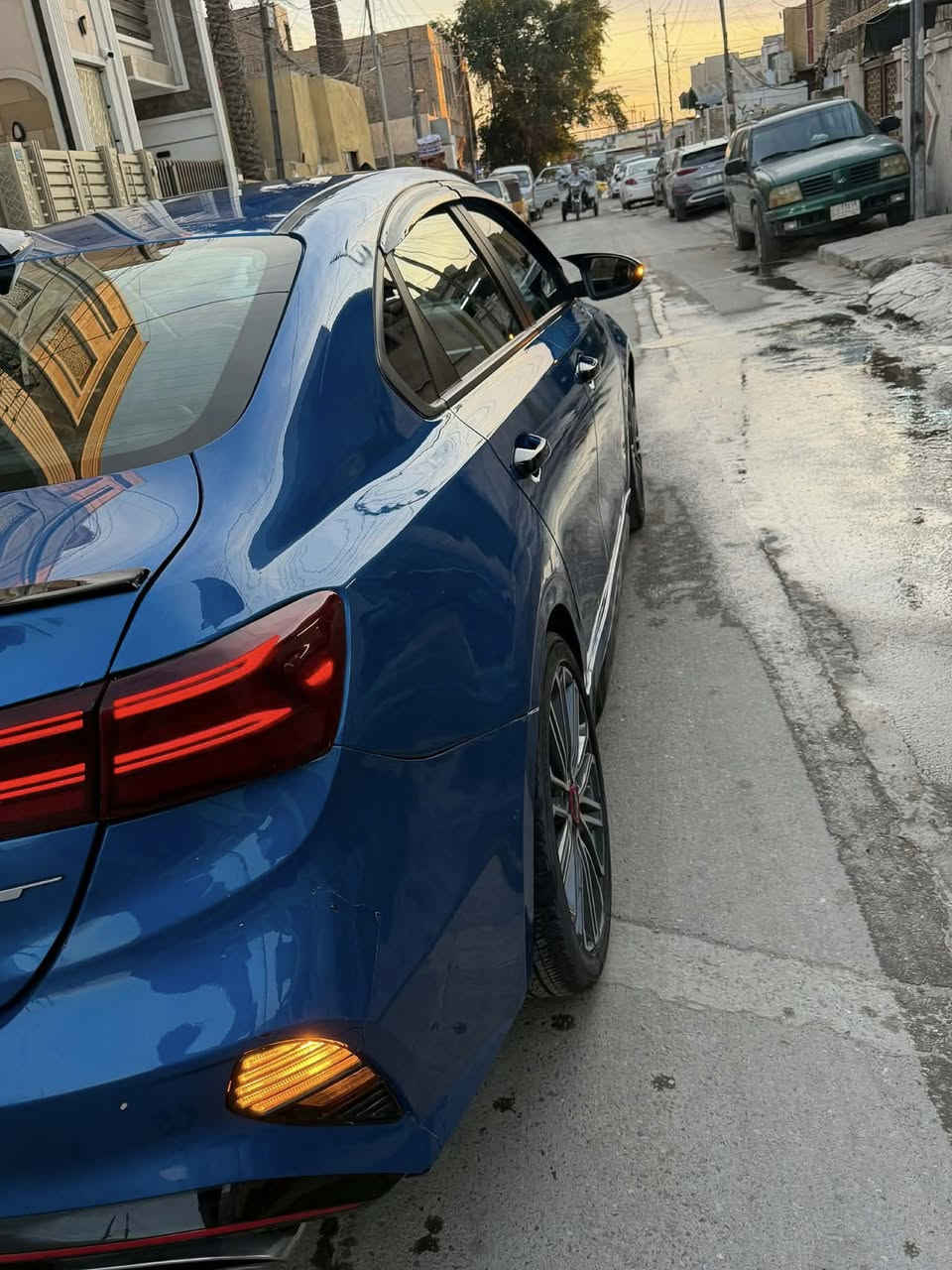 السلام عليكم كيا فورتي مديل 23
ماشيه 25 الف 
قطعتين صبغ حادث بسيط السونار مرفق ويه الصور 
مكينه 1600 تيربو 
نص مواصفات 
ماشيه 25 الف 
رقم بغداد بأسمي 
مكاني بغداد البياع 
***********
