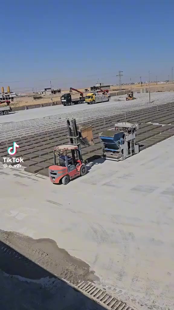 متوفر ايش بنته وشيش وبلوك رمل رمل احمر واسود وسبيس وحصو وجلمود انواع المواد متوافقه ***********
