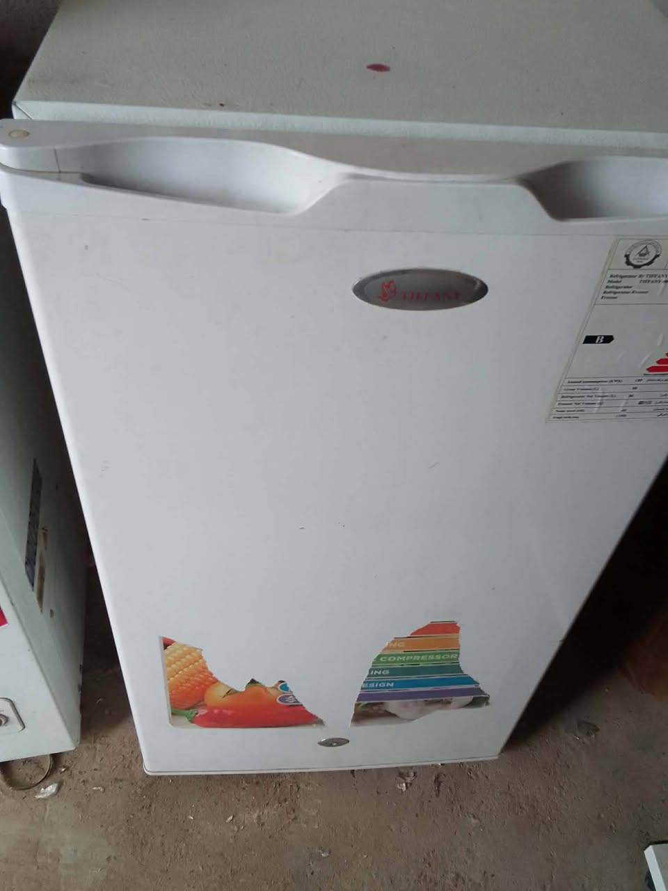 من رخصة الادمن
كاونتر ثلاث قطع السعر 125الف
مجمده شغاله 115الف
طباخ عشتار 90الف
غساله شغاله على الفحص 60الف
جرباية ودوشكه السعر60الف 
دواشك جددسفنج نفر سعر الواحد 25الف
كاونتر سنك تسكام 60الف
حله شارع 60
***********
***********
