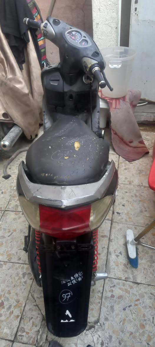 سكنس نثية 140 ابيع كوم حديد غراضها بلادية نارية بيها جانت تشتغل وتخمد  كهربائيات كلها تشتغل بس تشحن الباتري كوم  حديد تحمل وتاخذ 200الف رايدها ***********
