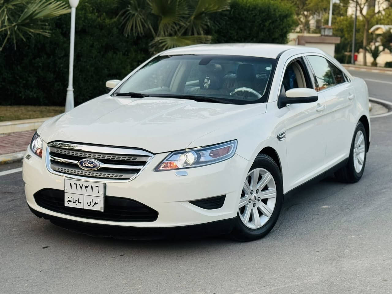 سلام عليكم 
*********** 
سعر ( 107 ) 
~~~~~~~~~~~~~~~~~~~~~
من رخصة الادمن المحترم 
اخوية اقرا تفاصيل قبل مااتخابر 
فورد تورس موديل ( 2012 ) ، رقم سليمانية  ، بدون صبغ بدون تبديل ماعدا ( مكانين كارت  ) سونار ناشرة وية صور 
.................................
محرك( 6 ) سلندر 
كير اوتو
حساس خلفي 
لايتات زنون اصلي 
جامات صفاح كهربائي شغال 
كشن كهرباء
تحكم استيرن 
اربع جامات كهربائي شغال 
كهربائياتة كلة شغال 
كود ع باب 
باتري جديد 
صدر امامي خلفي جديد 
شرط تحويل  
----------------------------- 
ملاحضة : اخوان صور سيارة بدون فلتر كاميرا عادية 
--------------------------------
مكان سيارة ديالى خانقين 🏠
