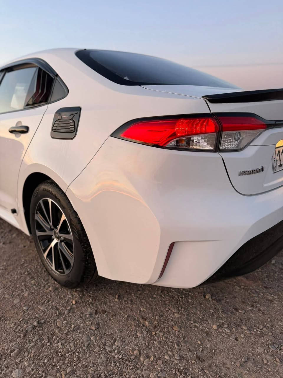 السلام عليكم
كورلا هايبرد  شكل امريكي 
موديل 2023 
فول مواصفات 
سستم كامل سودات
رقم بغداد تحويل 
 
داخل احمر جلد 
مكفولة كفالة عامة 
ماشية 31 الف 

مكاني بغداد حي الجهاد 
السعر المطلوب 143 وبيه مجال 
واتس اب ***********
***********
