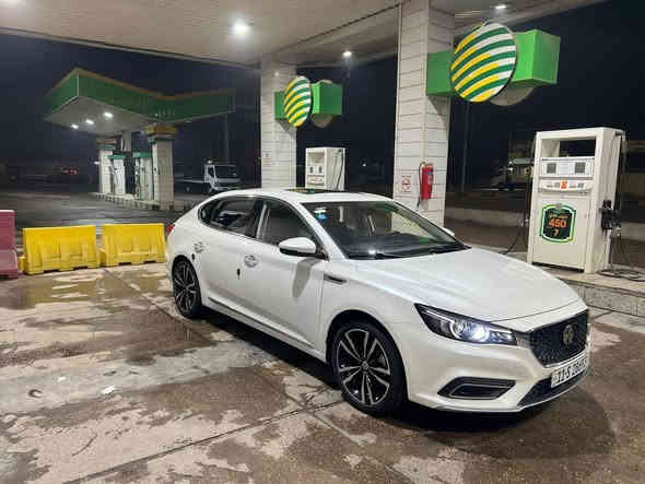 سلام عليكم mg6 موديل 23 داخل الضمان مكفوله كفاله عامه رقم بغداد بسمي تروفي فول اعله فئة برغي مابيه نقص وكلشي بيه داخل الضمان ماشيه 36 الف سعر السياره ب 133 وبيه مجال للشراي مكان السيارة بغداد للتواصل ***********
 واني بخدمتكم
