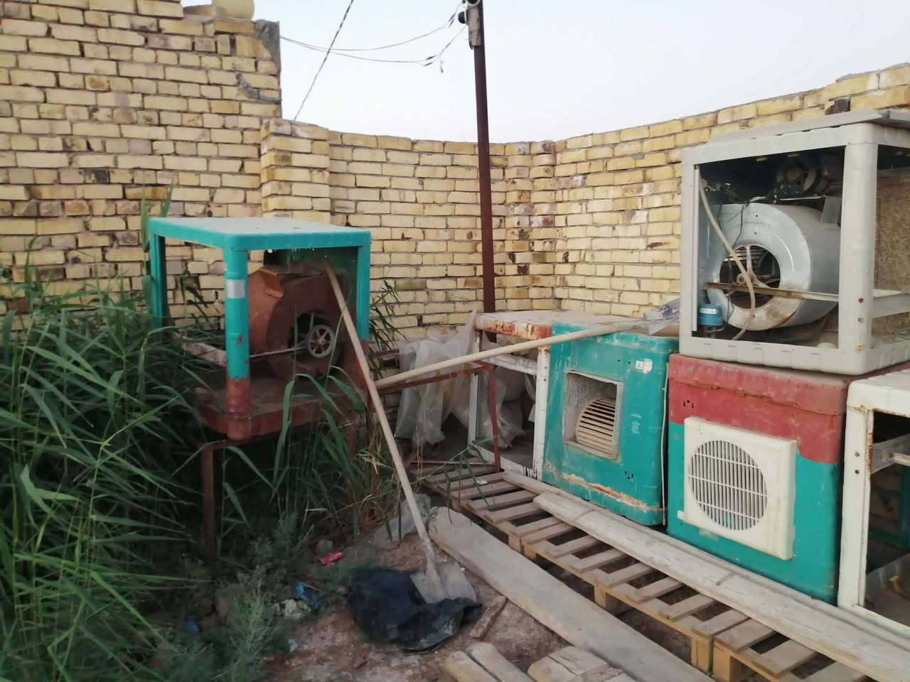 مبردات حديد للبيع كلمن وسعرها لأن اكو منهن مشتغلات موسوم واحد بالموكب المكان ديوانيه ***********
