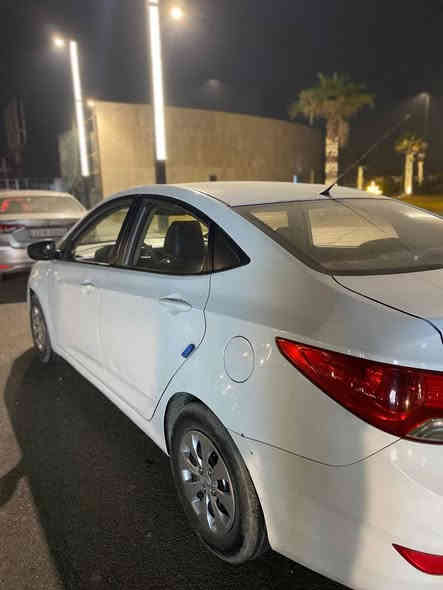 سلام عليكم اكسنت موديل ١٤ بدون حادث صبغ بابين البصف السايق و مباوكين ع الجاملغ اثر شخطت كير محرك خير من الله السياره بحاله جيده جدا ماشيه ١٠٥ السونار مرفق مع الصور سعر ٨٧ وبيه مجال حك الجيه عنواني بغداد العامريه ***********
