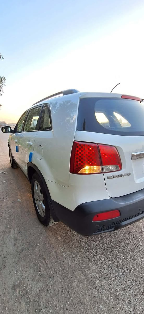 سلام عليكم سورنتو ٢٠١١ شركه العامه خليجي رقم بغداد بأسمي مكينه ٢٤٠٠ دوش المرغوب تبريد قطعتين ثلج كفاله عامه عدى مكانات بارد السعر ١٥٠ وبيه مجال شي بسيط مكان السياره بغداد 
***********
***********
