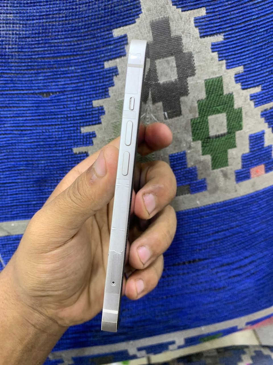 iPhone 13
128 / 89 % 
ايفون 13 مساحه 128 و بطاريه 89 ‎%‎ الجهاز حرفيا من الزيرو اسكرينه اماميه و خلفيه و عدسه كاميرا و معاه شاحن محافظ عليه كويس قوي معفي ضريبه الحمدلله و معاه الفاتوره اللي جايبو بيها و موجود الكشف ف الصور

ملحوظة نزلت ل 87‎%‎ بسبب اخر تحديثات


**إذا كنت صاحب هذا الإعلان وتريد حذفه لأي سبب، رجاءا أرسل رسالة إلى الدعم الفني**