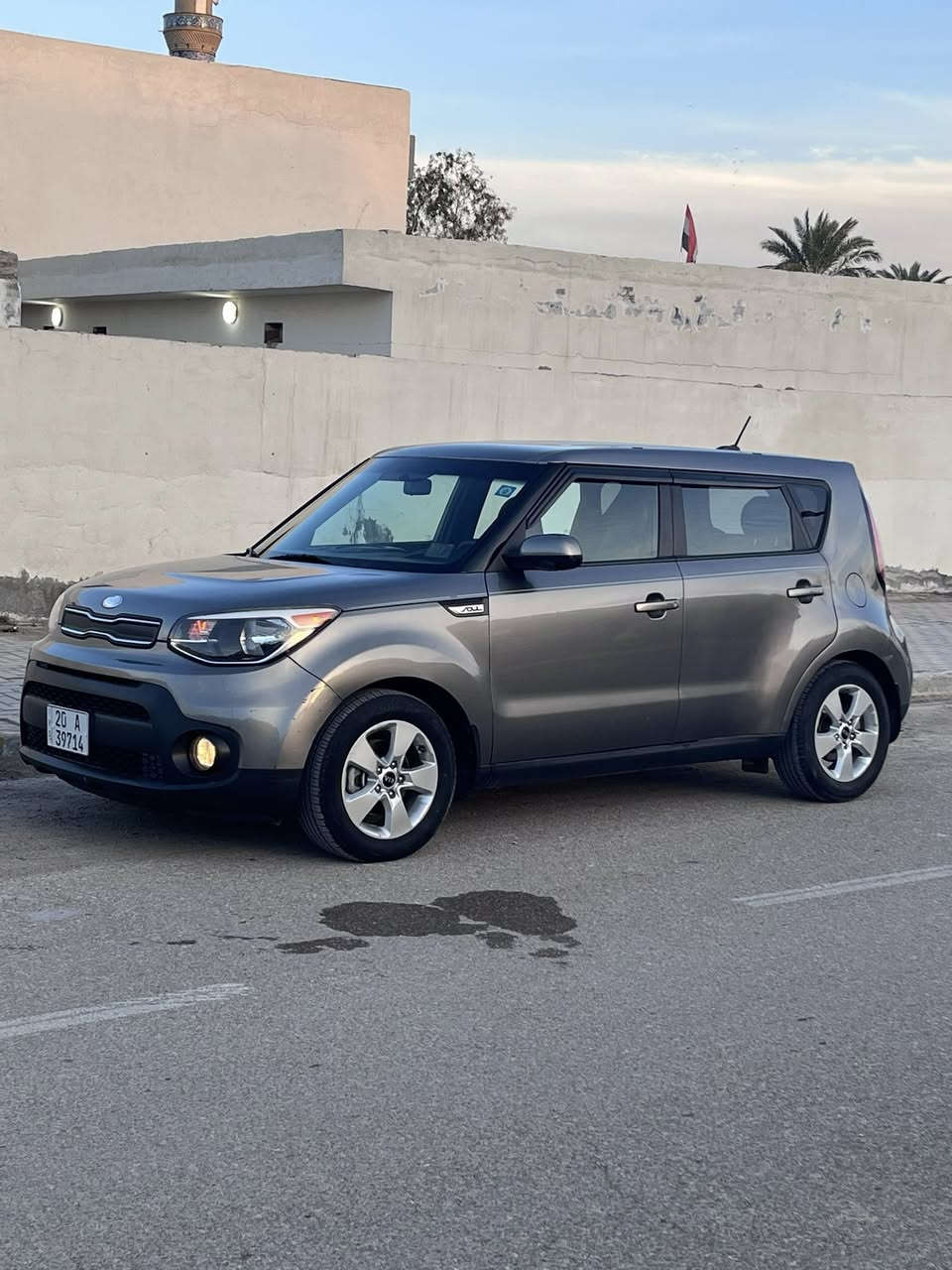 كيا صول 2018
وارد امريكي
محرك 1600
ماشيه 66mi
المواصفات:
شاشه كبيره
كامره 
تحكمات ستيرن
بلاجكتور
الضرر مثل ماوضح بسونار وصور امريكا  وبيه اثر حالوب ميبين اله بسونار
السياره جديده 
السعر:129
الرقم:***********
العنوان:ديالى بعقوبه الجديده
