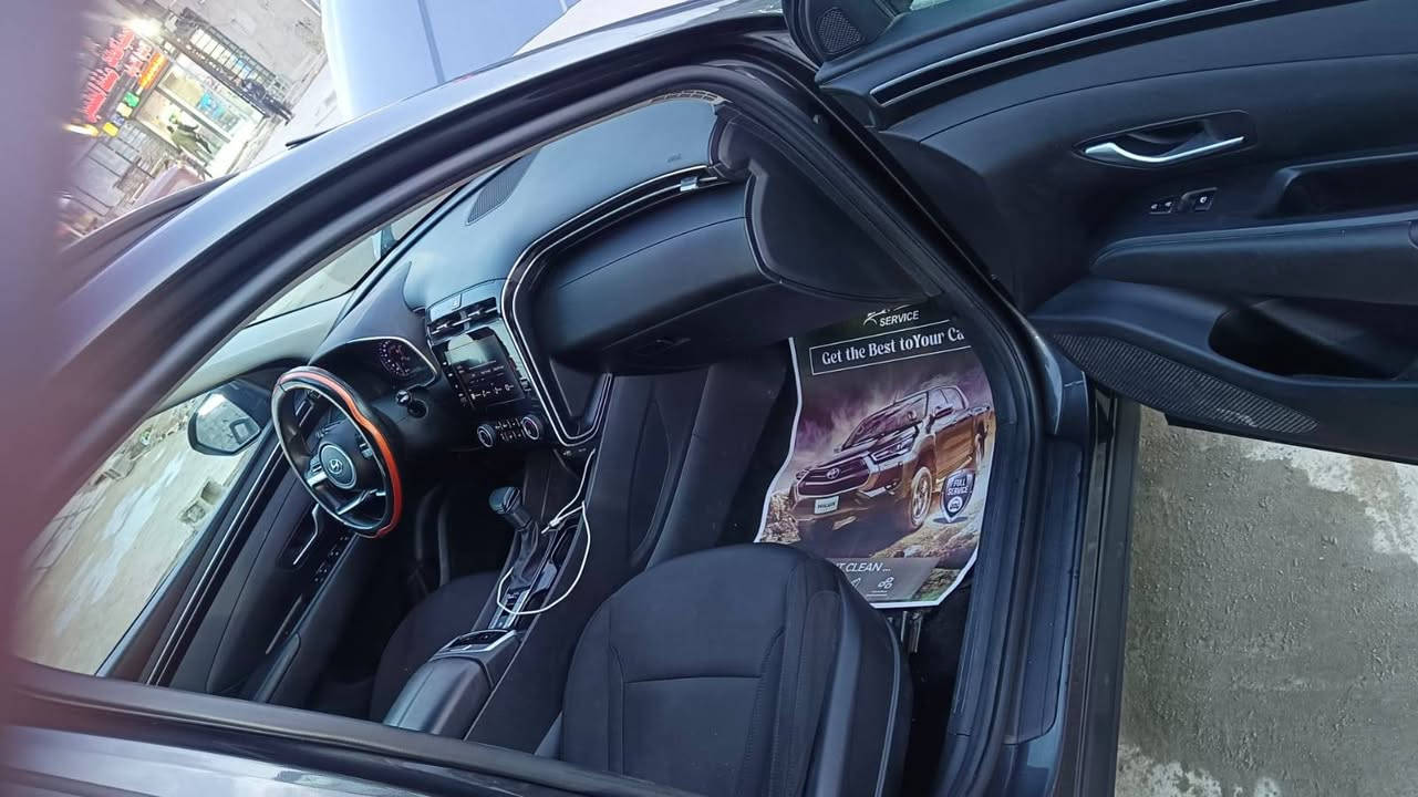 توسان للبيع موديل ٢٣ مكلف بل نشر
***********
