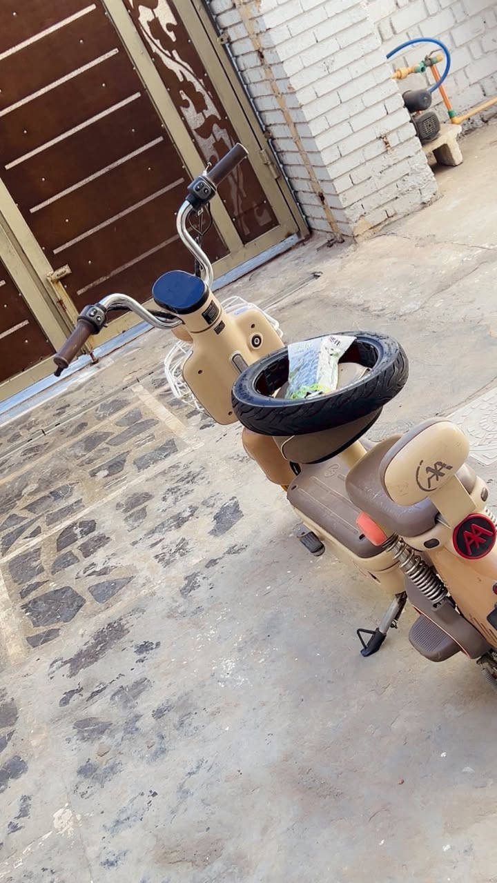 درجه شحن الماركه العالمية (Aima) درجه شحن للبيع أخت جديده ضضره بس تاير و بريكات واني اطيك وياه تاير صيني اصلي مال شكره ويجي وياه تاير. كصبه مالته وياه ثنين بريكات للتواصل :*********** سعره 250 وبيه مجال للطيبين وعنواني جميله شارع خيرالله .تحياتي لكم
