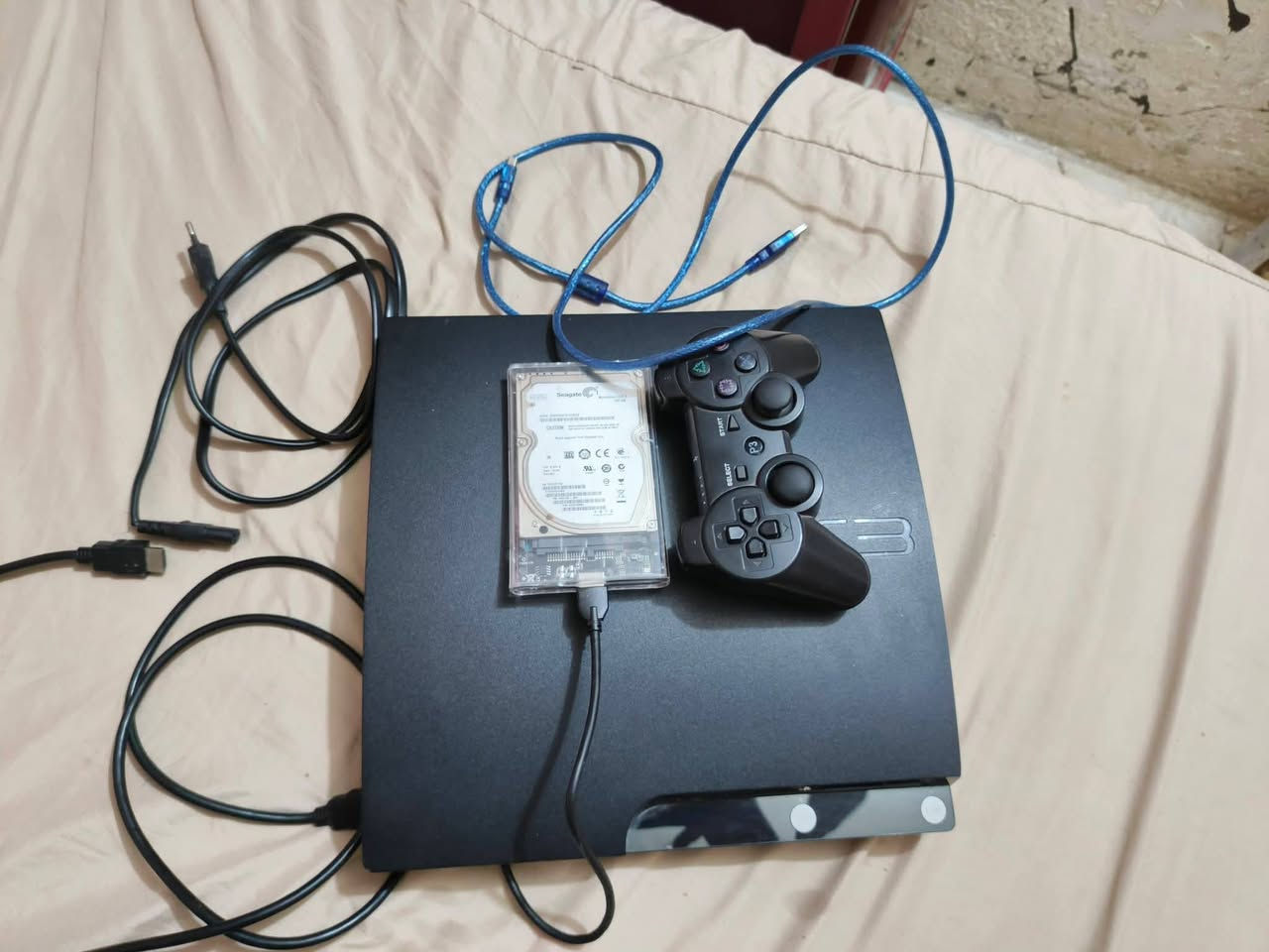 سلام عليكم  بللي ثري لبيع نضيف مامفتوح ولامصلح وياه يدات2 وهرد بي العاب اكثر من25لعبه ويه وير اجتي وير تشغيل وير شحن ليدات سعر150 وبي مجال بسيط المكان كربلاء حي الغدير قرب مركز الكفيل ‏‪***********
