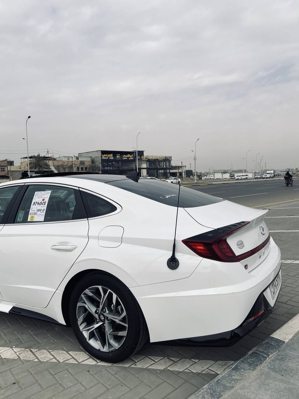 سلام عليكم رحمه لوالديك لحد يكسر بل سياره وكلشي موجود بل سوك حته بشده لحد يقارنه بل مهجوم سياره مال جناي وع ايدي 

سياره سوناتا مديل 2023  مكينه 2500 المرغوب فول مواصفات لل اخير السياره كفاله عامه من الدعاميه للدعاميه كفاله من الصدع مو من الشخط سياره حيل جديده ومال جناي الله شاهد فول مواصفات  
عينه دجتل
بنرامه
كامره داوره 
رادار امامي وخلفي  
نقطه عمياء بل مري +هيتر 
اشاير بل مري 
تحديد مسار 
توقف ذاتي 
قياده ذاتيه 
اربع وضعيات قياده 
تحكم استيرن
تسع سماعات بيه 
تدفئه بل كشنات 
تبريد قطعتين
ترحيب عنده الاقتراب 
كشنات كهربائيه 
وبعد بيه اهوي مواصفات 

(ملاحضه سياره جديده بحاله لوكاله حته الحداديه مالته ابلاديه بل ليبل ماله بعدهي )
سياره بيه نانو لايتات +كصه البنيد +تغليف الدواخل ننانو اصلي كله مغلفه من جوه السعر 185 وبيه مجال قليل مكاني بصره ***********
