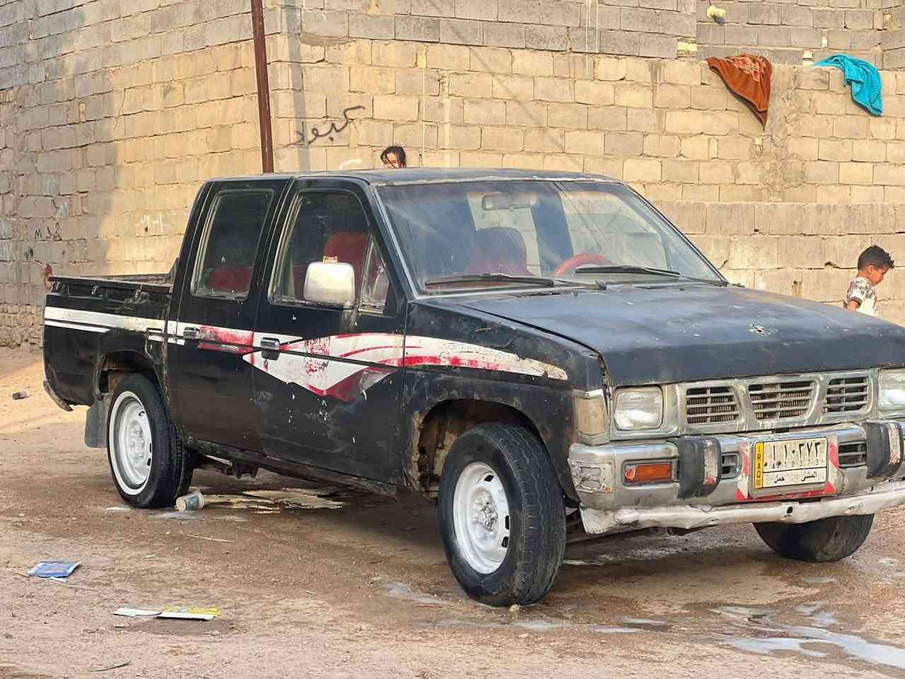 سلام عليكم سياره نيسان موديل ٩٤ بيع سعر ٣٥ وبيها مجال قليل المكان السماوة الخضر رقم ***********
