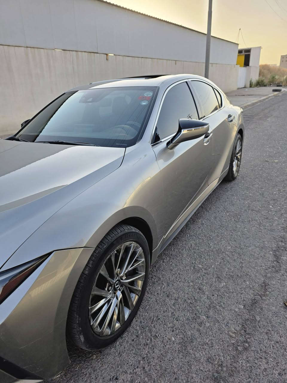 لكزس is 300 awd
V6 
2023
34.000 ميل 
ضرر: ربع جاملغ امامي + تعديل بارد باب خلفي وشويه من هلال 
بدون ايرباك 
السيارة كامله مابيها نقوصات ومبدل 4 تايرات

وبيها كتاب تظليل مصارلي شهر من سويته 
السعر ::24000$
***********📞
مكان سيارة اربيل
