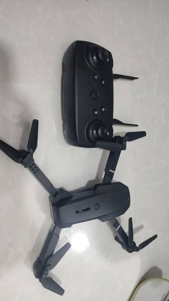 السلام عليكم ♥️
طياره درون جديده 
للبيع 
السعر 25 الف


**إذا كنت صاحب هذا الإعلان وتريد حذفه لأي سبب، رجاءا أرسل رسالة إلى الدعم الفني**