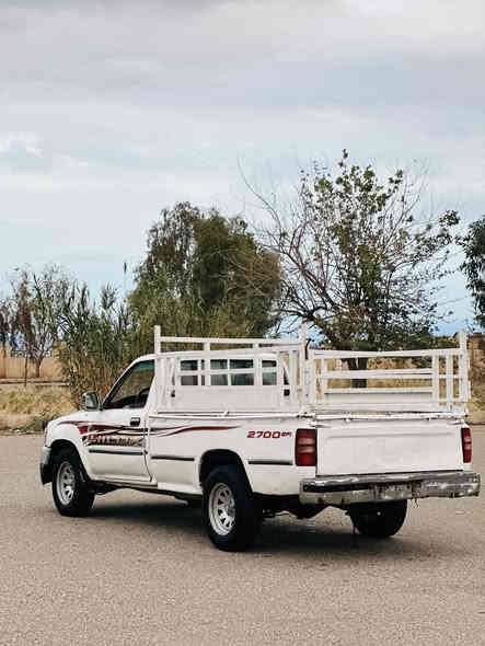 ماشەڵا لە ماڵی هەموولایەک🤍
دێر ٢٠٠٦ بەخاخ
مەنەفێست ئەسڵی 
تاک پێنج قولاب 
چەمچەکی ڕەقەم یەکی بۆ بەستراوە
تاقم پێشی کامل تازە گۆڕدراوە
ناوو سوور 
گێڕ مەکینە ئەکسل بەشەرت
دەعموو لێدراو بەشەرت 
شانسی بەشەرت وەر گەڕا بەشەرت
چوار تایەو ویلی خاوێن
کارەبایەتی گشت گیانی ئیش ئەکات
توندوو تۆڵی بەشەرت
سعری ٢٦$ قوفل قوفل قوفل
شوێنم کۆیە 
گۆڕینەوەم نیە 
بۆ زانیاری زیاتر 
***********
***********
