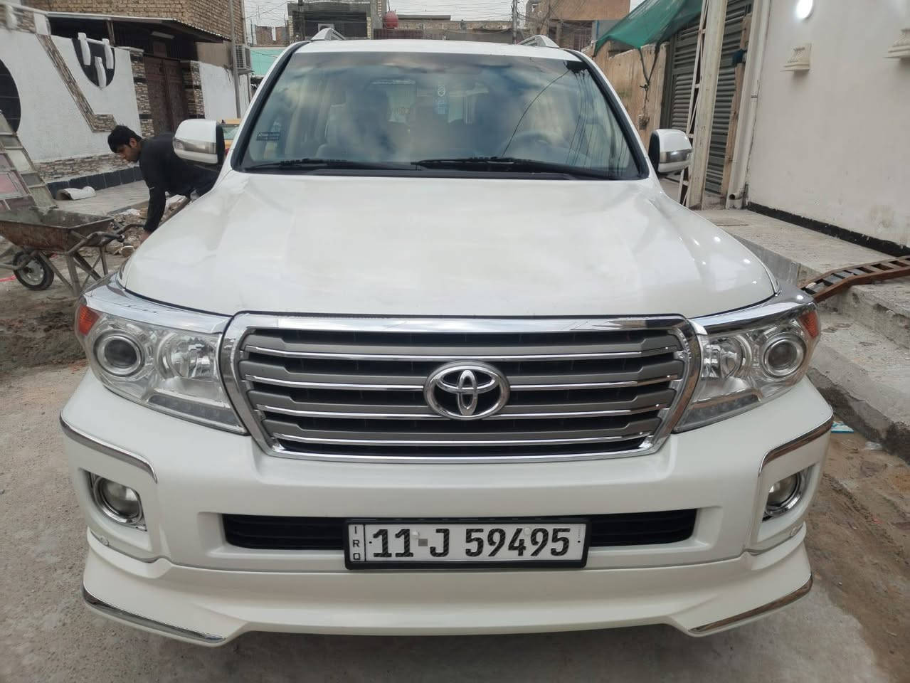 سلام عليكم
الحلال للبيع او المراوس حسب القناعة 
لاندكروز 2013 بريم اصل
Gxr v8
مكينة ثمانيه سلندر
رقم بغداد الجديد سنوية وهزة جدد باسمي
فول مواصفات 1/1
ماشية 100 الاف كم اصل
مكينة كير حداديه تخم تاير باتري كهربائيات كلهن جدد  ما مفتوحات على وضع الوكاله

بارد اصبعين فقط و سونارها موجود 
المواصفات:-
سلايد فتحة
ثلاجة 
كشنات جلد اصل بيجي 
كشنات كهربائي ثلاث دكم
شاشة + كامرة + حساس امامي خلفي كلهن بلاد 
تحكمات ستيرن 
مري شفط 
سبعه راكب
نظام فور ويل 
تشغيل عن بعد 
تشغيل بصمة وابواب وجنطة
والخ من المواصفات المعروفه……..
قليل بهل نظافه وبهذا الموديل
السعر350$ وبي مجال كلش بسيط
مكان السياره بغداد
للاستفسار(***********)
