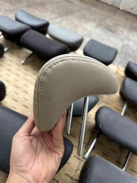 سلام عليكم 
زوج تجاوي لون بيجي جلد ع البلاد 
مكاني النجف 
***********
توصيل 🚚 متوفر للجميع المحافظات
