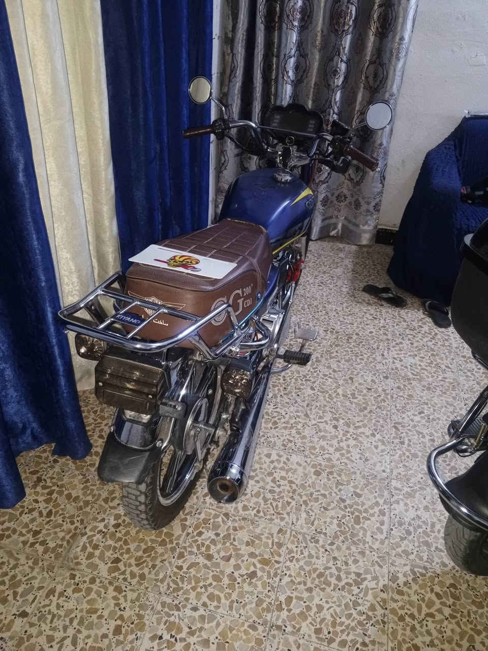 السلام عليكم دراجه موديل 24  سونيك متواجد بس سيم كارت *********** عنواني بغداد الزعفرانية دراجه خير من الله مكينه نضيفه ناعمه ممفتوحه دراجه شغله وحدة بيهة نقص سعرها 650 بيهة مجال بصيط
