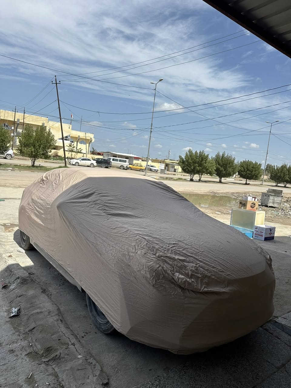 جادر كورلا تفصال شغل درجه اولى مستعمل مره او مرتين جديد وكبات بلاديه للبيع ثنينهن ب ١٠٠ وبيهن مجال *********** الي يريد بس الجادر او بس الكبات هم سهله
