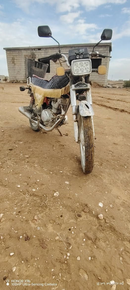 السلام عليكم موطور اربعه كير  (عيتاني باب اول  كلو بلادي  موديل 2015 تايراتو حيل نضاف  ضو امامي شغال كهربايات كلهن شغالات   السعر  275وبي مجال اتصل ***********🍂@#
