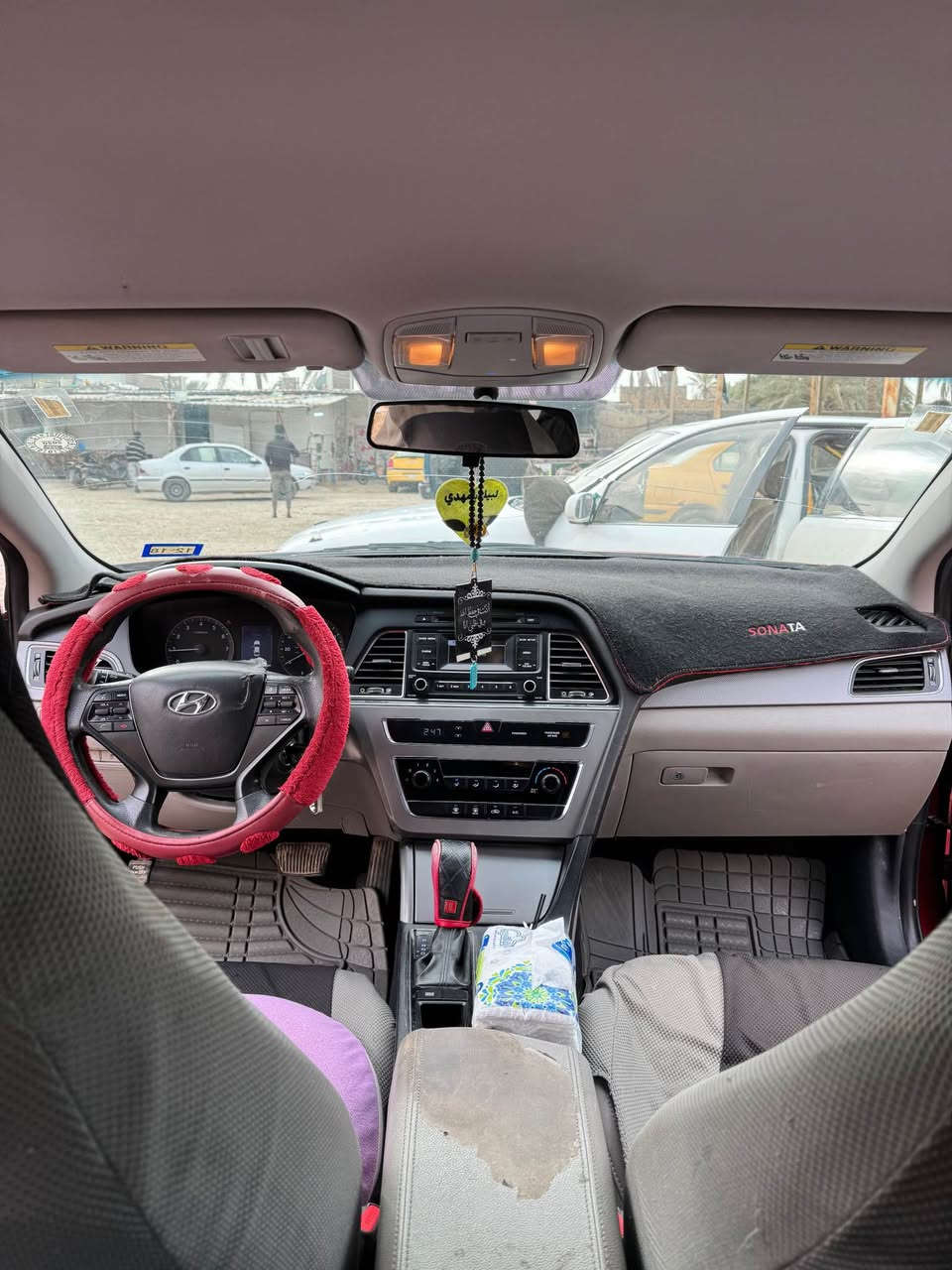 سوناتا 2017 ماروني 
وارد امريكي حادثها بنيد وجاملغ + تبديل باب الخلفي جهه السايق +صبغ الجاملغ الخلفي بالعراق 
مكينه مبدل جديده 
تخم تاير جديد 
حداديه جديده 
مابيها اي نقص 
السعر 105 
*********** Singapore
