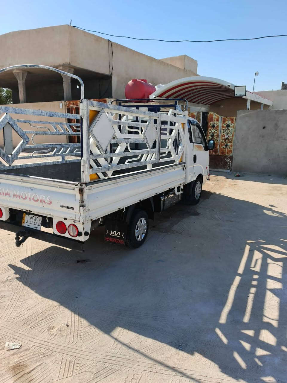 السلام عليكم سيارة كيا بنگو موديل 2016 تبريد ثلج 🥶🥶 مكينة وكير وحدادية جديدة مكينة صار شهر من شادها  رقم ميسان /أ/ مشروع وطني كفالة عامه من طگت الچاكوچ المحجر مو ويا السيارة السعر 110 بيها مجال بسيط مكان السيارة البصرة قضاء سفوان رقم صاحب السيارة ***********
