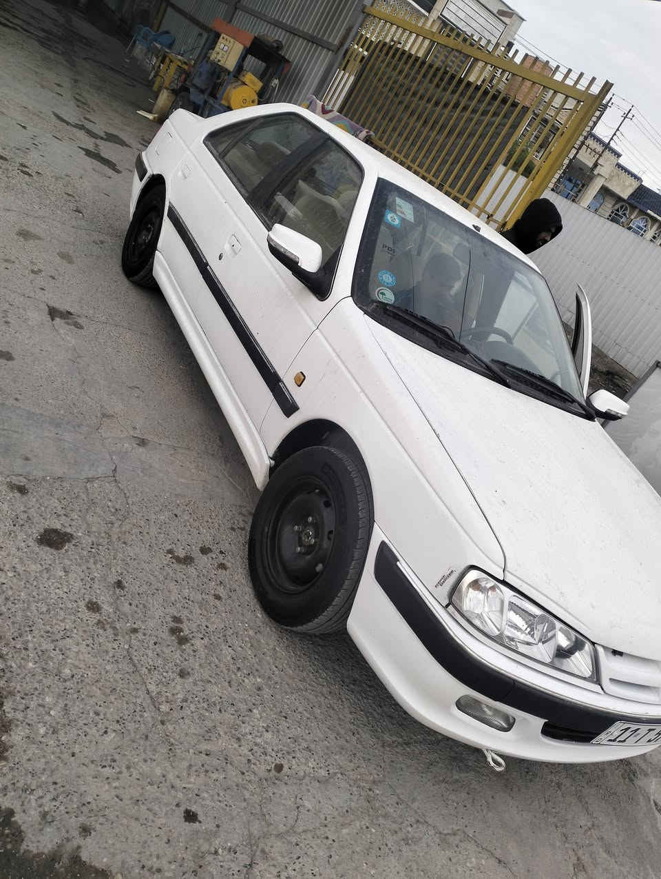 السلام عليكم بيجو2017للبيع السياره كفاله من عده البارد البسونار والمكينه بيه شويه تنقيص 65وبيه مجال***********
