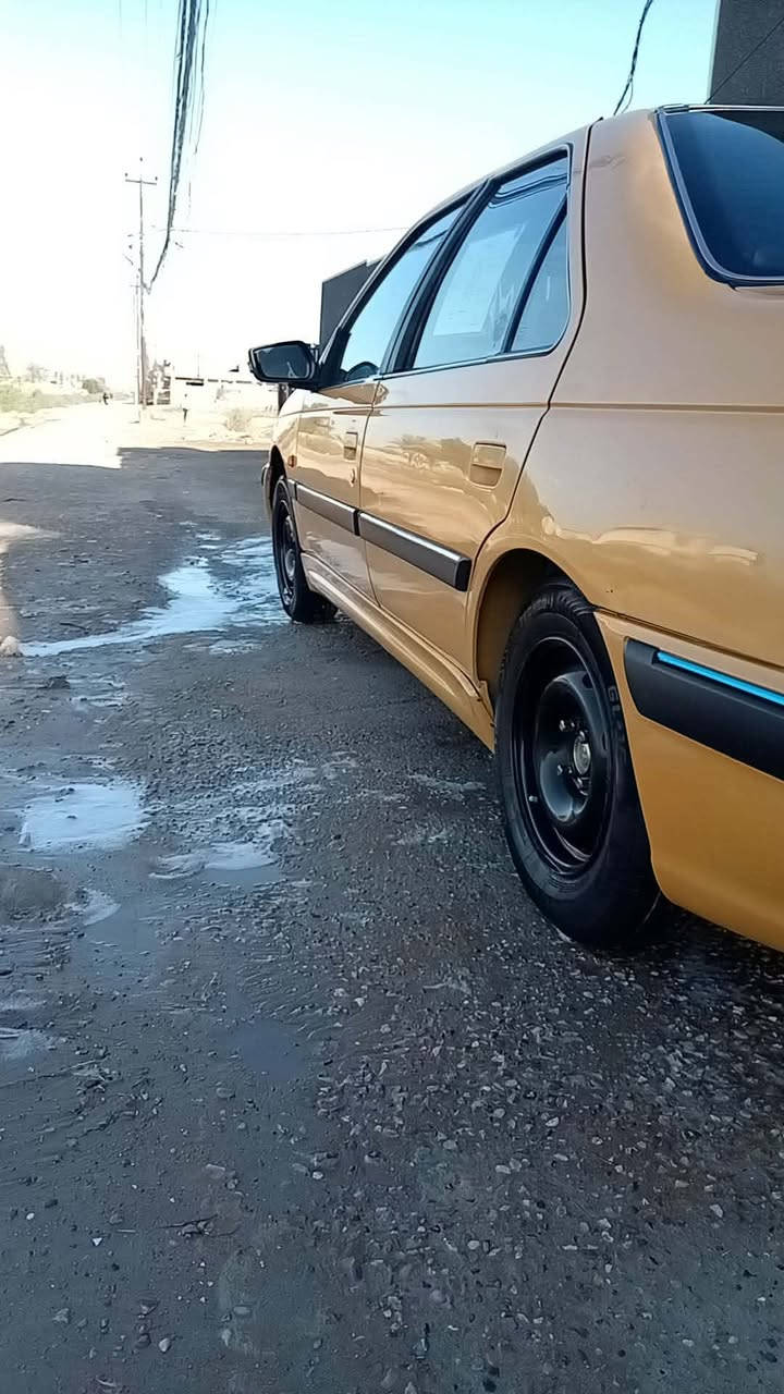 سلام عليكم بيجو باريس مديل ١٥ سياره كفاله عامه عده دوسه مال بنيدً.     مكانه بغداد الشعب. السعر ٤٨. 
***********
