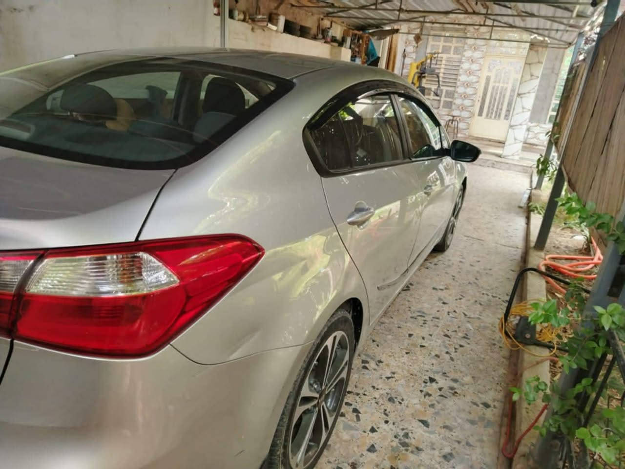 سيراتو ٢٠١٤ خليجي
ماشيه ١٠٩
رقم بغداد
مكان السياره الانبار الفلوجة 
مكفوله من الصبغ
بيها بارد مامصلحا
السعر ١٢٠
***********
