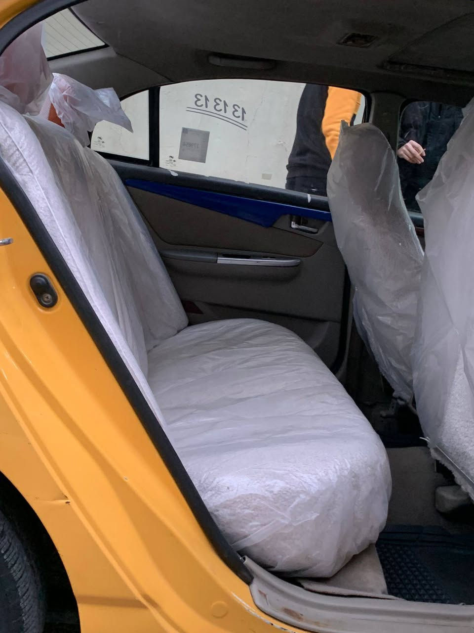 ليفان 620 موديل 13 شرط بدون صبغ ولا تعديل ولا تبديل ولا معجون ولا خياسات بس كيرها يحتاج تصليح أو تبديل حسب التريده لان نمره رابعه من انطي ما ترجع محرك كورلا حجم 16سنويه ساقطه من 2017عليها غرامه 260 الف  وتحتاج BCM عاطل أو يتصلح + بطاين مال باب تحتاج كبس راعيها الشرعي بحي العسكري مكانها حزيران 
سعرها من الاخير قفل 29 اقل من هاذ ما انزل 
***********
